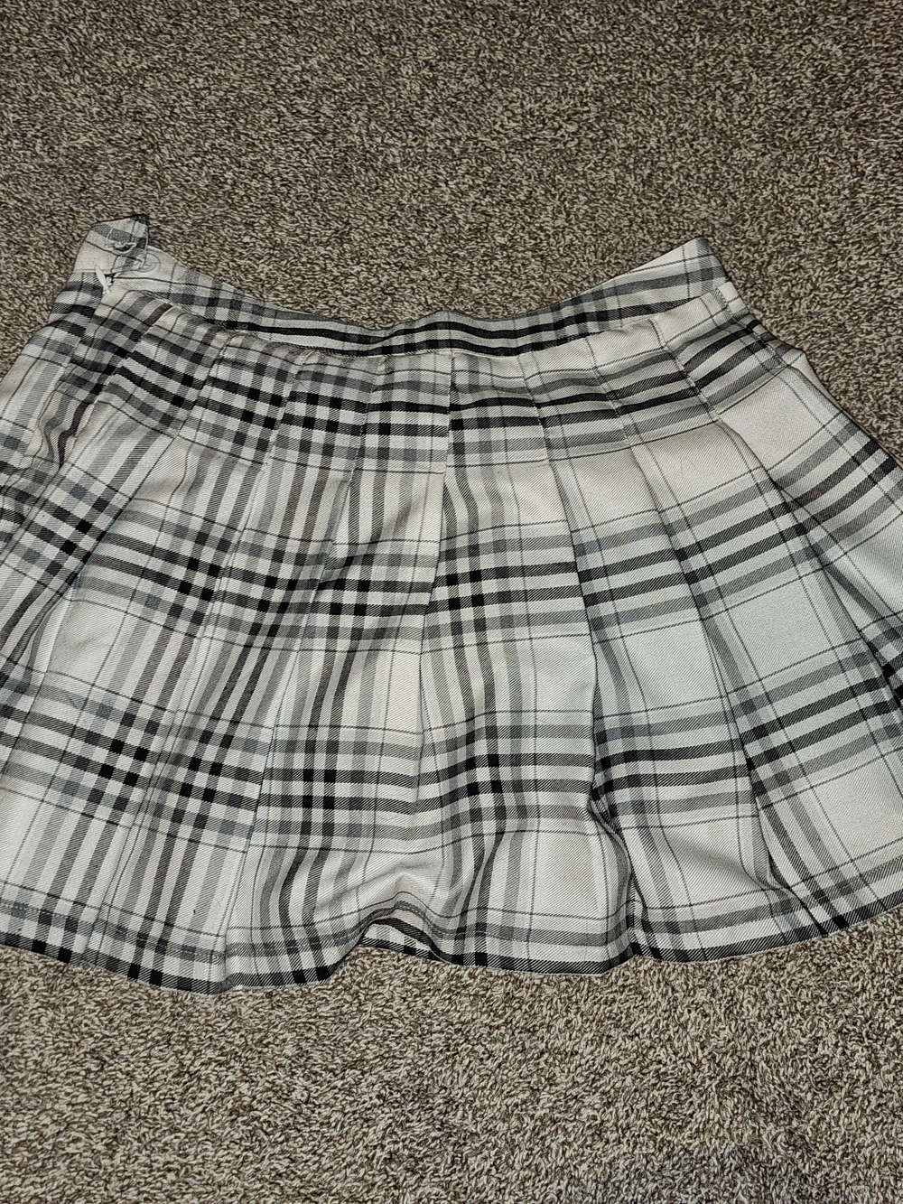 Plaid Pleated Mini Skirt - White & Black